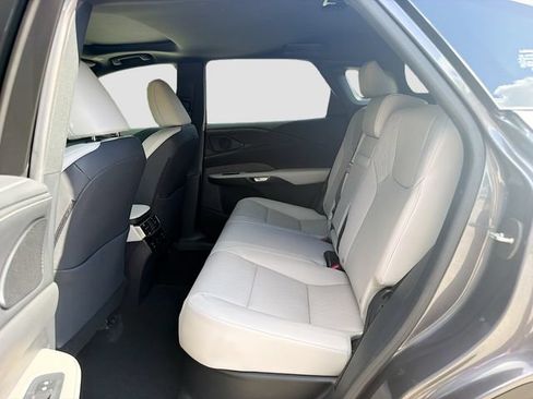 Used 2025 Lexus RX 350 FWD image 22