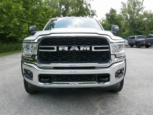 Used 2024 RAM 5500 Tradesman w/ Chrome Appearance Group AWD/4WD image 3