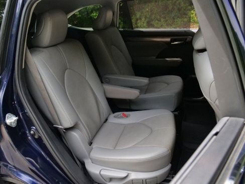 Used 2021 Toyota Highlander Limited AWD/4WD image 38