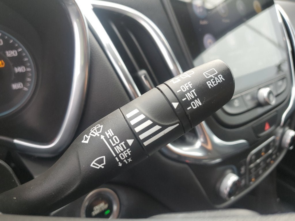 Used 2020 Chevrolet Equinox LT FWD image 23