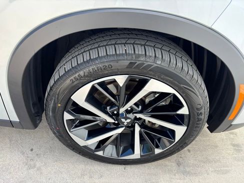 Used 2024 Mitsubishi Outlander SE image 14