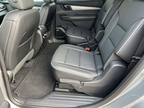 Used 2025 Buick Enclave Preferred image 14