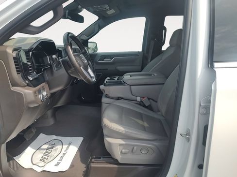 Used 2024 GMC Sierra 1500 SLT RWD image 9