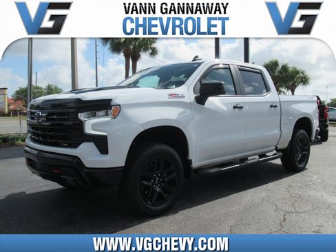 Used 2025 Chevrolet Silverado 1500 LT Trail Boss w/ Convenience Package II image 1