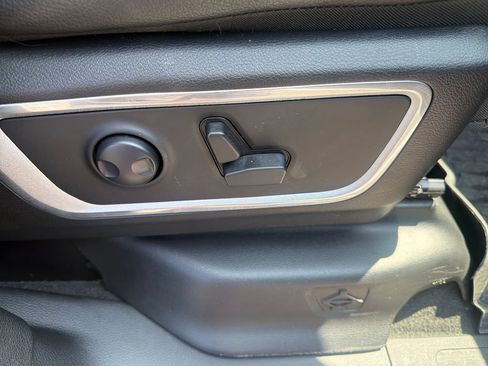 Used 2023 RAM 1500 Laramie AWD/4WD image 25