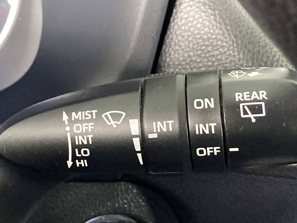Used 2024 Toyota RAV4 XLE AWD/4WD image 17