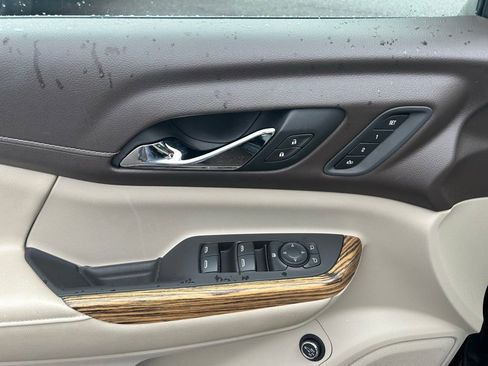Used 2019 GMC Acadia Denali w/ Technology Package AWD/4WD image 12