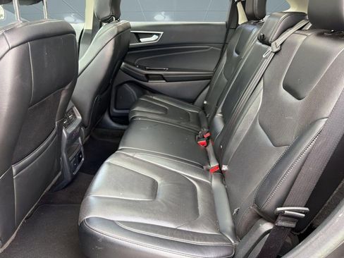 Used 2019 Ford Edge Titanium w/ Equipment Group 301A FWD image 22