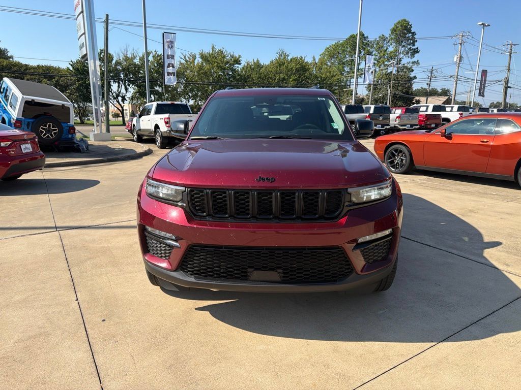 Used 2023 Jeep Grand Cherokee Limited w/ Black Appearance Package RWD image 4