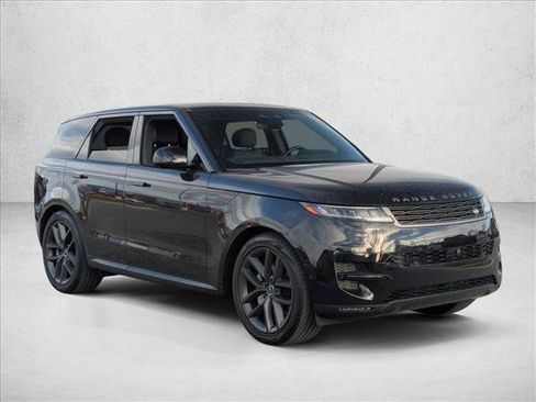 Used 2024 Land Rover Range Rover Sport SE image 3