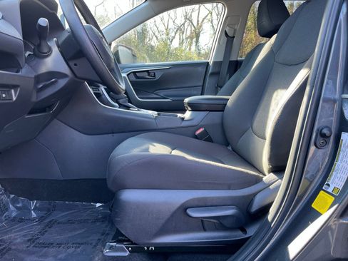 Used 2025 Toyota RAV4 LE image 24