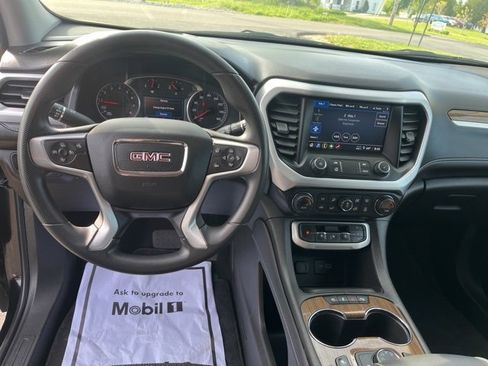 Used 2023 GMC Acadia SLE w/ Driver Convenience Package image 2
