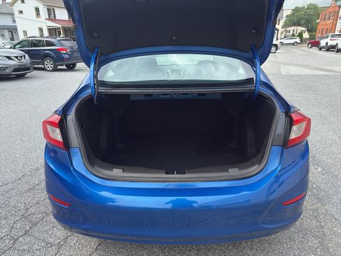 Used 2018 Chevrolet Cruze LT FWD image 13