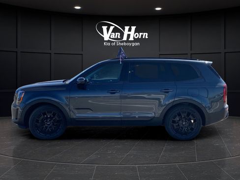 Certified 2022 Kia Telluride EX w/ EX Premium Package AWD/4WD image 4