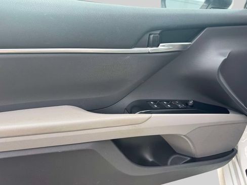 Used 2020 Toyota Camry LE FWD image 21