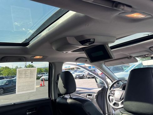 Certified 2022 Honda Pilot Elite image 43