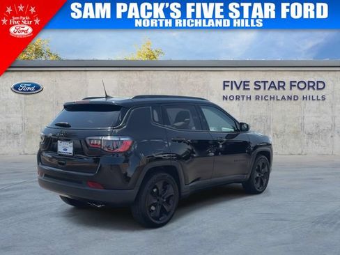 Used 2021 Jeep Compass Latitude FWD image 9