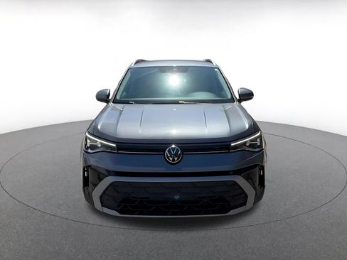 Used 2025 Volkswagen Taos SE FWD image 5