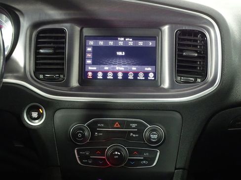 Used 2020 Dodge Charger SXT w/ Blacktop Package image 28