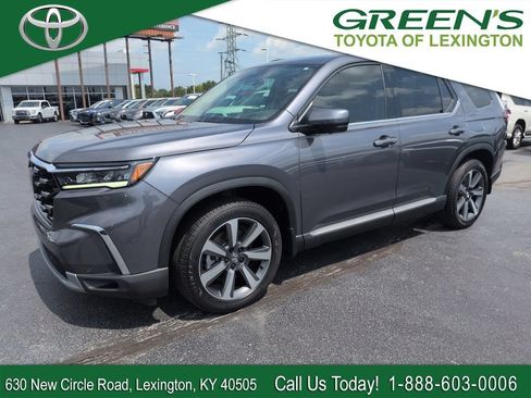 Used 2025 Honda Pilot Elite image 1