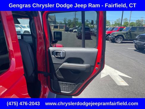 Certified 2025 Jeep Wrangler Unlimited Sahara AWD/4WD image 17