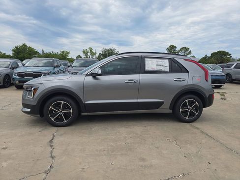 New 2026 Kia Niro EX FWD image 5