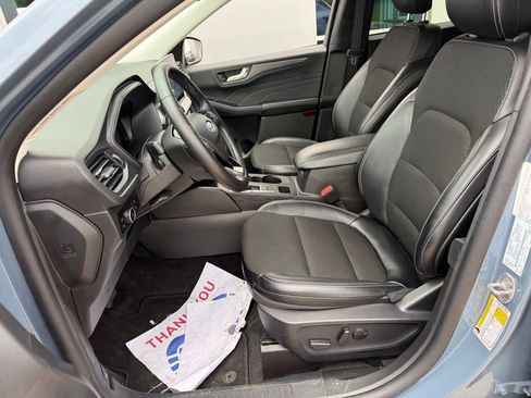 Certified 2025 Ford Escape SE FWD image 20