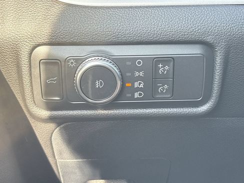 Certified 2022 Ford Explorer XLT w/ Equipment Group 202A AWD/4WD image 12