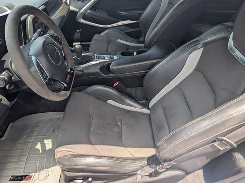 Used 2018 Chevrolet Camaro SS RWD image 8
