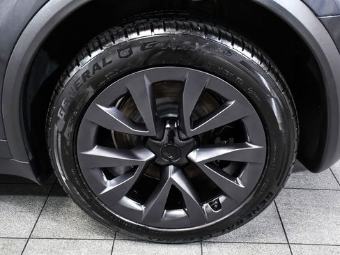 Used 2024 Tesla Model X AWD/4WD image 8