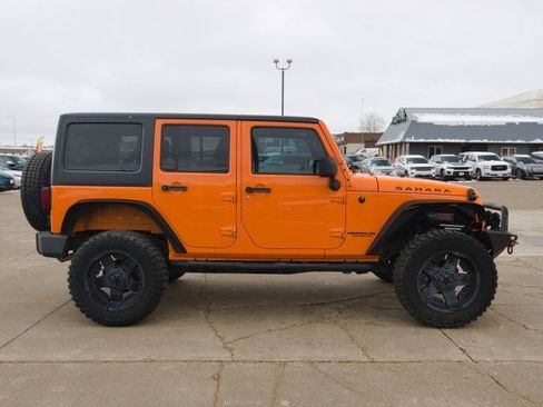 Used 2013 Jeep Wrangler Unlimited Sahara w/ Connectivity Group AWD/4WD image 5