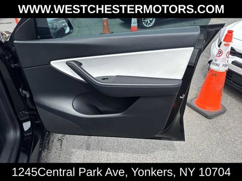 Used 2021 Tesla Model Y Long Range AWD/4WD image 12