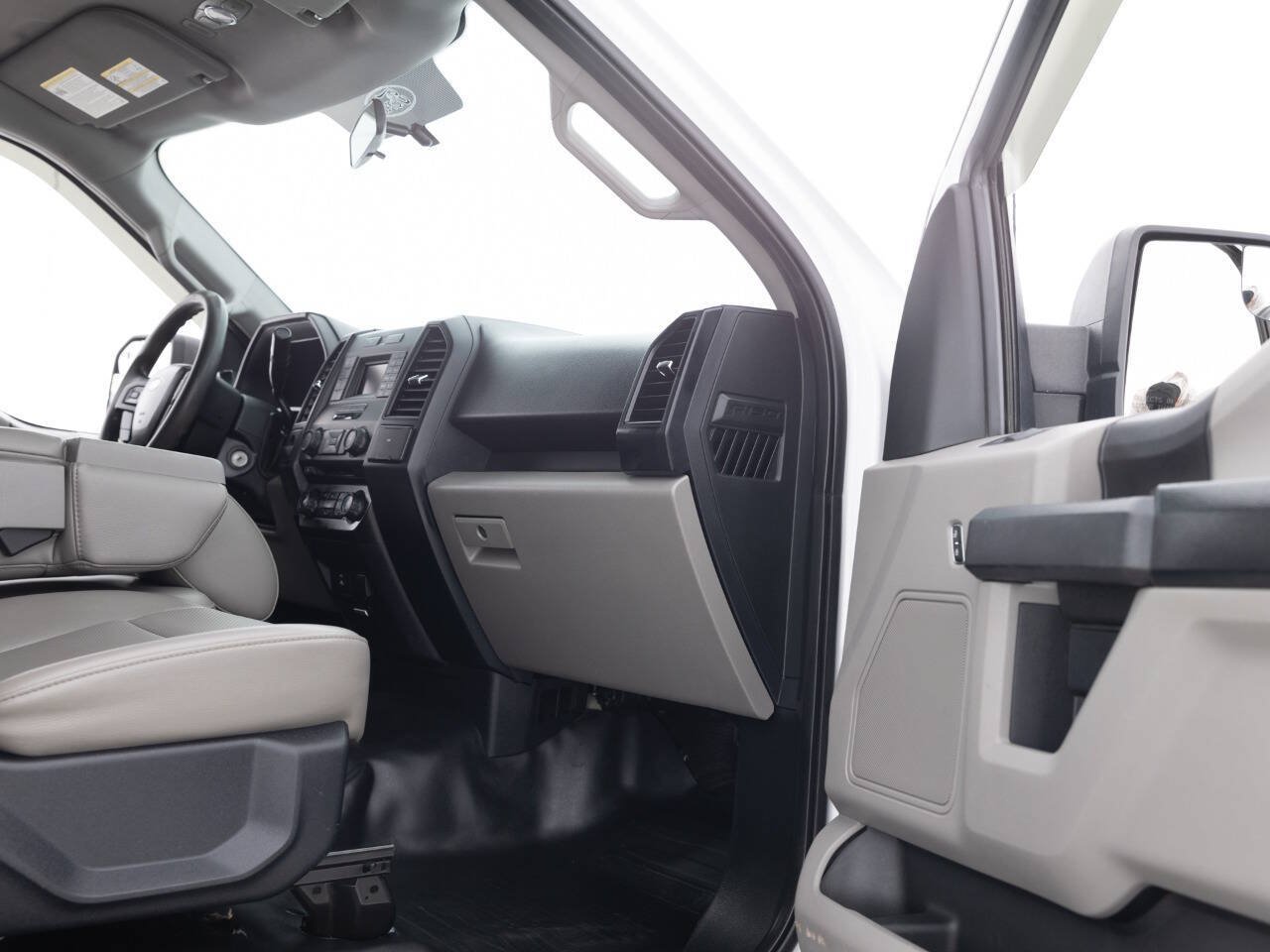 Used 2016 Ford F150 XL w/ Equipment Group 101A Mid RWD image 32