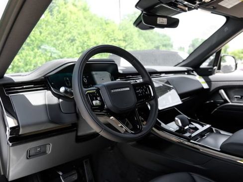 New 2026 Land Rover Range Rover Sport Dynamic SE AWD/4WD image 3
