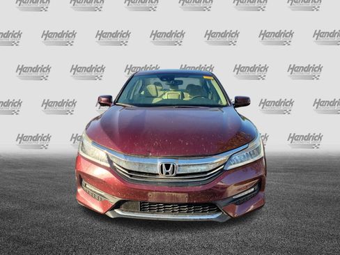 Used 2016 Honda Accord Touring image 4