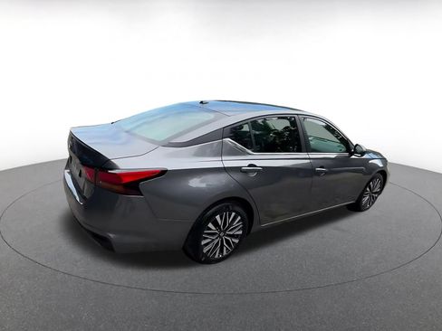 Used 2026 Nissan Altima 2.5 SV FWD image 13