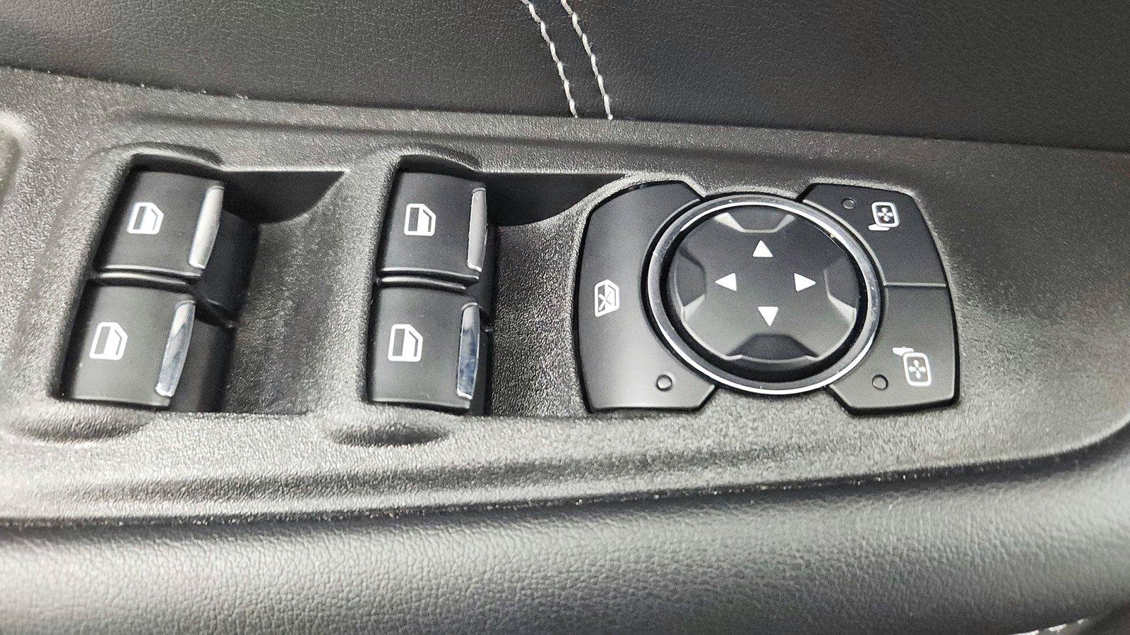 Used 2024 Ford Edge Titanium AWD/4WD image 18