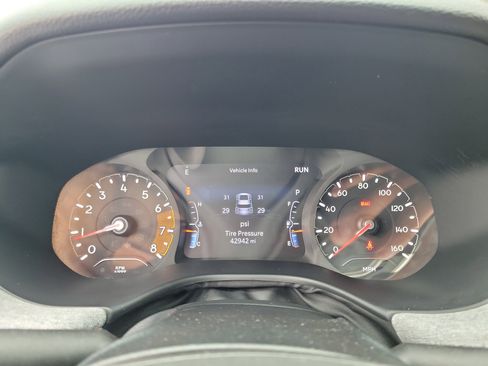 Used 2023 Jeep Compass Latitude AWD/4WD image 24