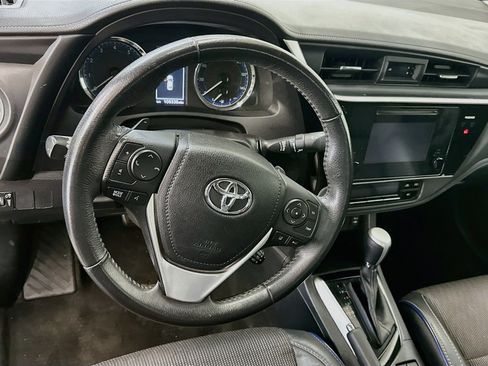 Used 2017 Toyota Corolla SE FWD image 18