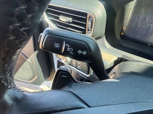 Used 2020 Ford Explorer Platinum w/ Premium Technology Package AWD/4WD image 17