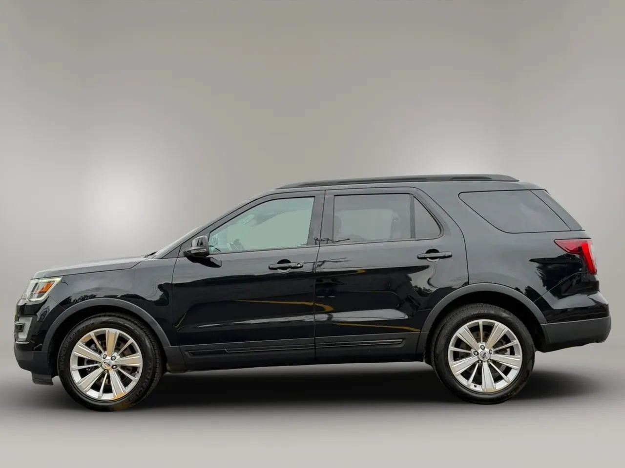 Used 2017 Ford Explorer Sport AWD/4WD image 5