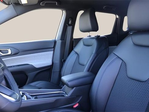 New 2026 Jeep Compass Latitude image 12