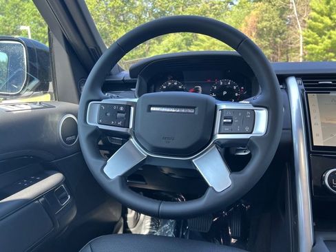 New 2025 Land Rover Discovery S image 26