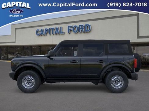 New 2025 Ford Bronco Base image 3