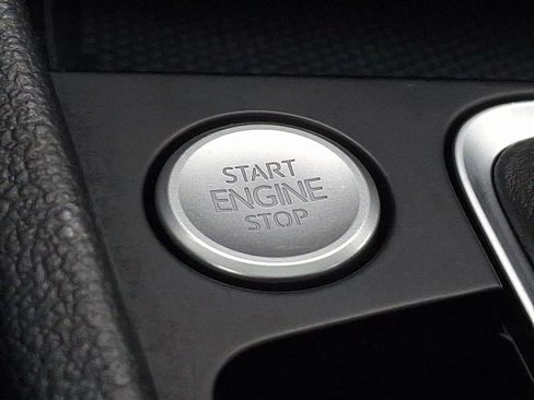 Used 2024 Volkswagen Jetta SE image 25