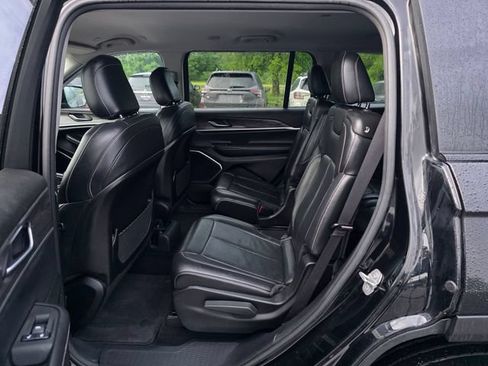 Used 2022 Jeep Grand Cherokee L Limited AWD/4WD image 18