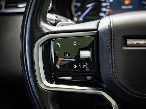 Used 2022 Land Rover Range Rover Velar R-Dynamic S image 24