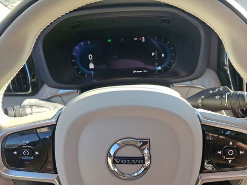 Certified 2023 Volvo XC60 B5 Plus w/ Climate Package image 19