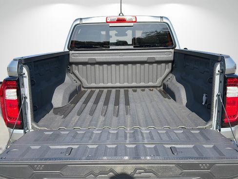 Used 2024 GMC Canyon AT4 w/ AT4 Premium Package AWD/4WD image 12