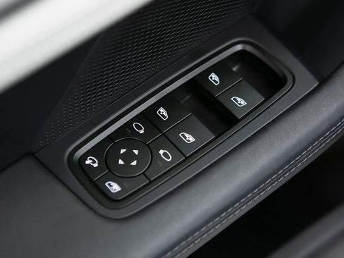 New 2026 Porsche Taycan 4S image 18